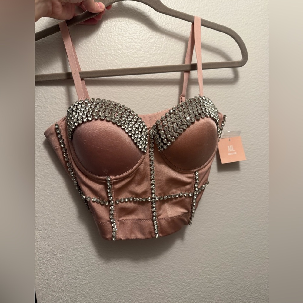 MISS LOLA     Size small     Never worn